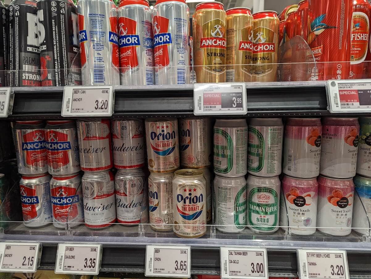 スーパーのビールは比較的良心的な値段